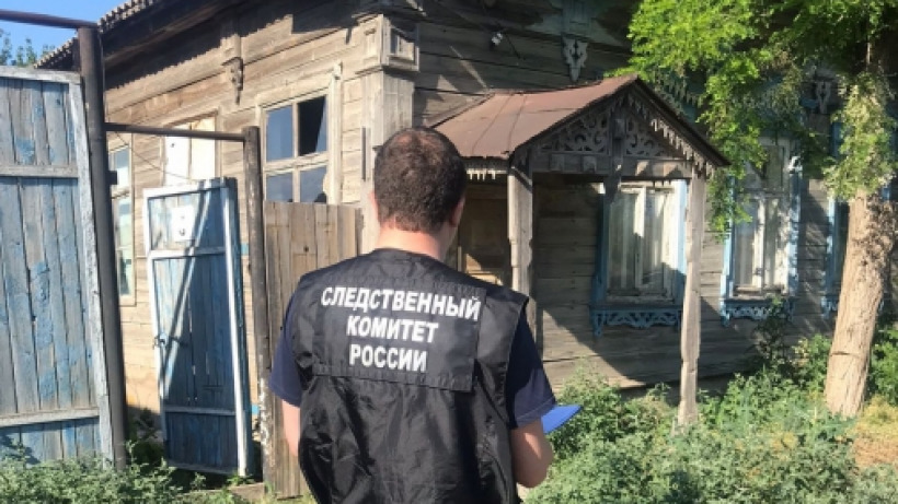 Присматривавший за домом знакомого житель Новоузенска обнаружил в нем труп незнакомца