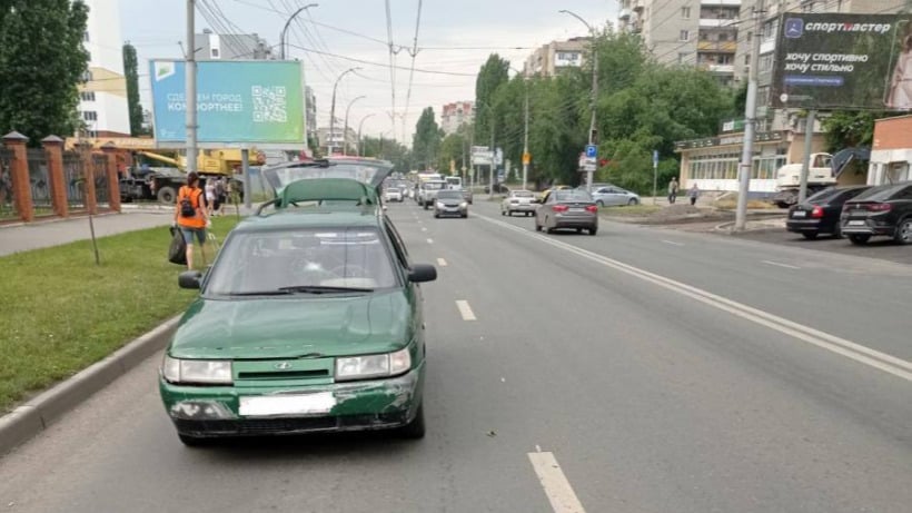 Пожилой саратовец переходил дорогу в неположенном месте и попал под машину