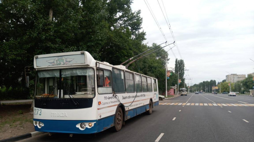 Упавшая в балаковском «заказном» троллейбусе пассажирка попала в больницу