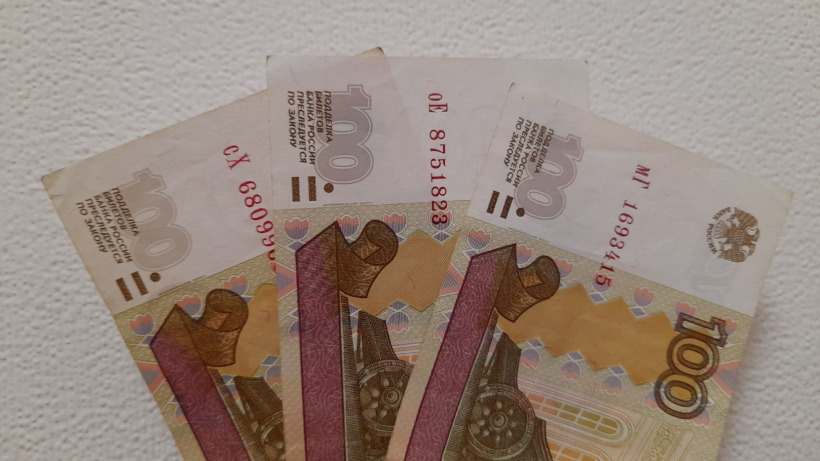 SuperJob: В Саратове 58% жителей считают правильным держать в рублях все сбережения