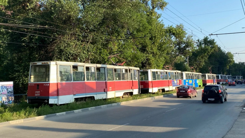 В центре Саратова из-за ДТП массово встали трамваи
