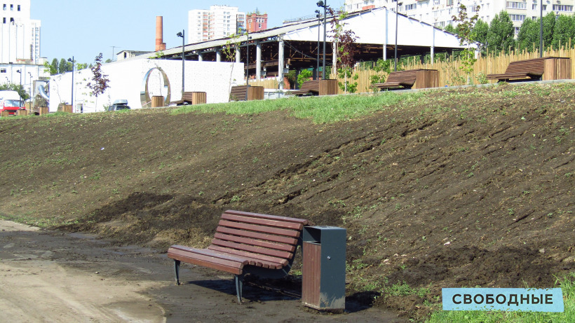 Саратовские чиновники пообещали посадить новый газон на набережной после потопа