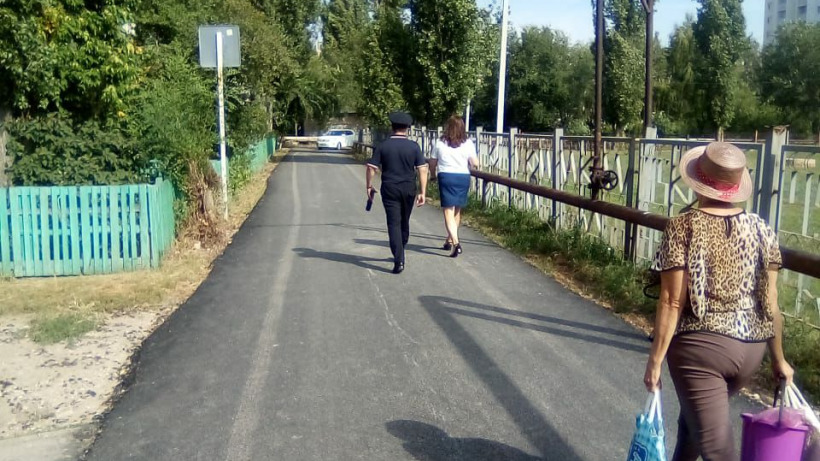 Энгельсские прокуроры проверят дороги без тротуаров у школы №9