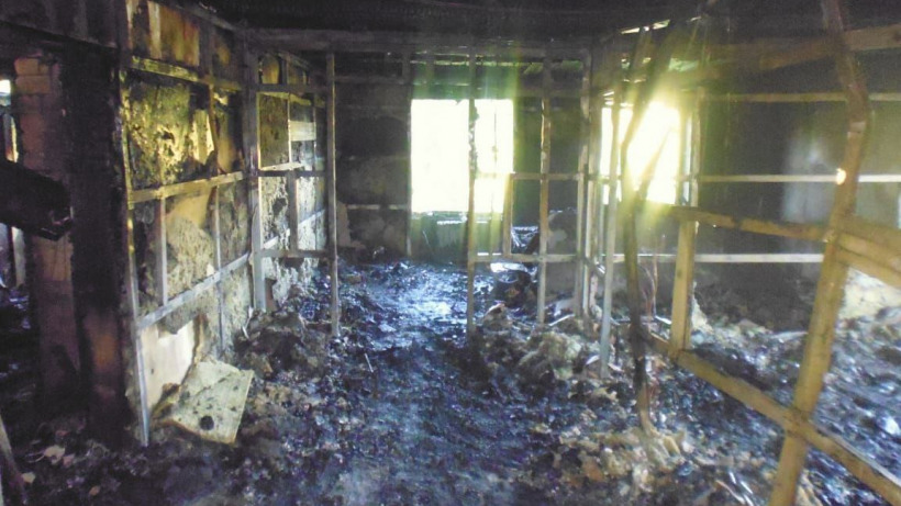 Ночью в Базарном Карабулаке из-за холодильника сгорел частный дом