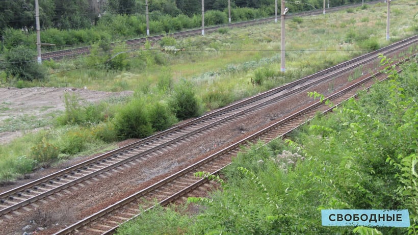 В Саратове женщина попала под поезд. Подробности