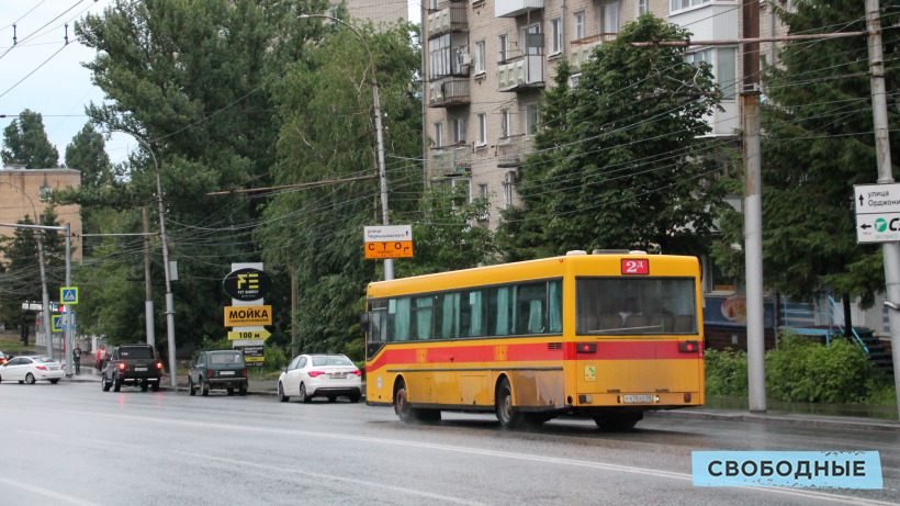 В Саратове замминистра нашёл автобусные маршруты, нарушающие график движения