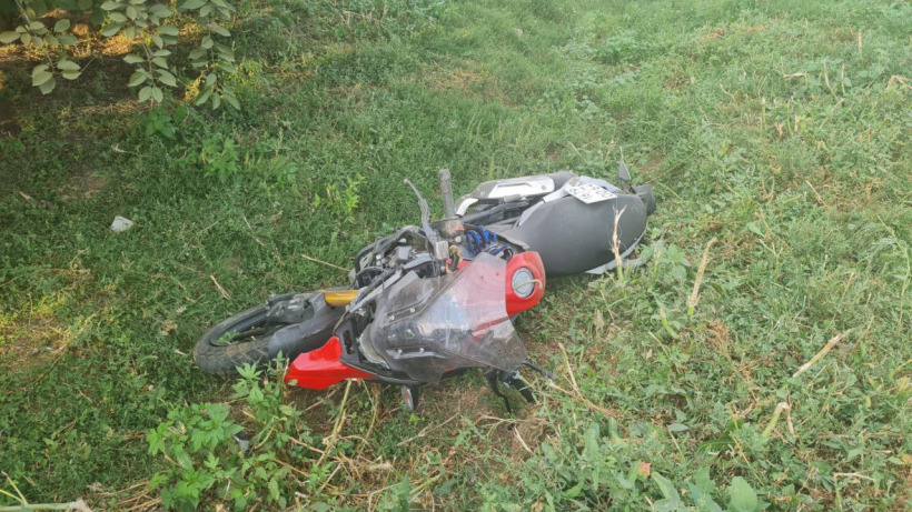 В Энгельсе девушка на мотоцикле врезалась в «Калину»