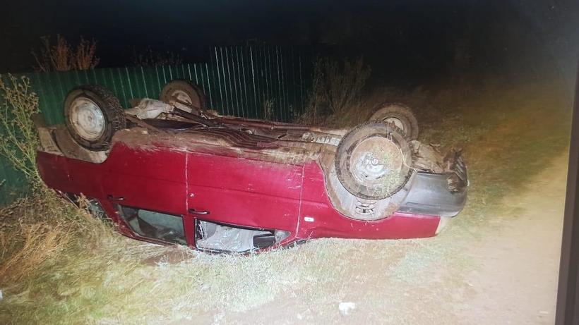 В Энгельсском районе подросток угнал чужую машину «покататься» и попал в аварию