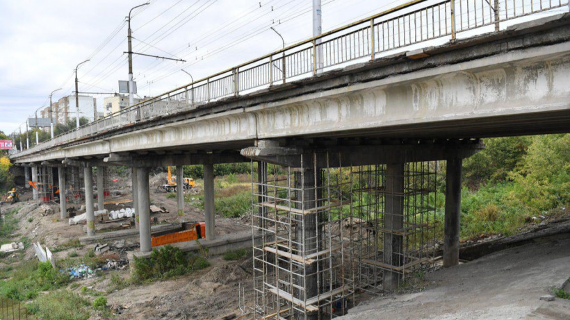 Первый этап реконструкции моста через Глебучев овраг обещают завершить до конца года