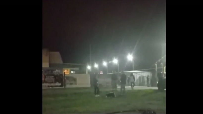 У ночного клуба в Балакове до полусмерти избили агрессивного пьяного мужчину