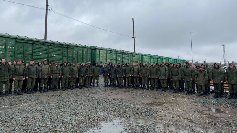 Мобилизованных саратовцев председатель облдумы проводил на грузовой станции Трофимовский-2