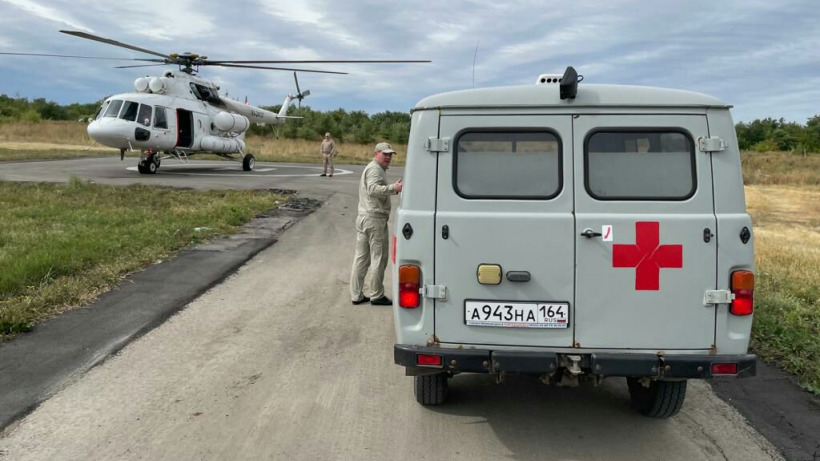 Саратовские врачи на вертолете доставили в больницу пациента с переломом позвоночника