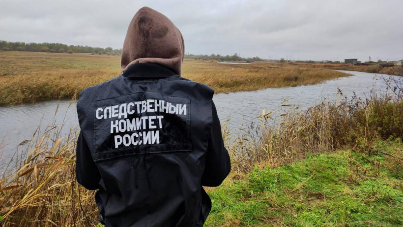 В реке на территории Горного обнаружили автомобиль с трупом внутри