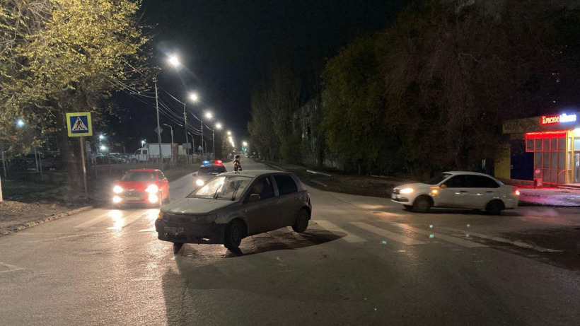 Вечером на Антонова водитель иномарки сбил шедшего по «зебре» мужчину