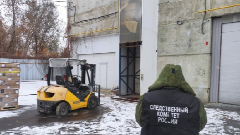 В лифте саратовского аптечного склада обнаружили труп мужчины с разбитой головой
