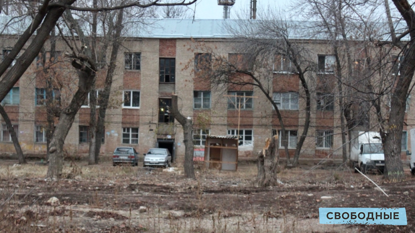 Плеханов перечислил аварийные дома, которые должны расселить в Энгельсском районе к 2024 году