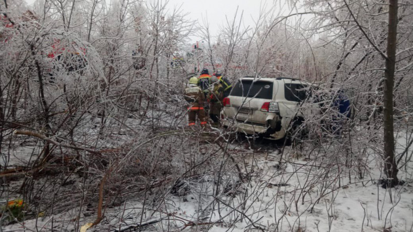 Под Саратовом Toyota вылетела в кювет. Пострадали четыре человека