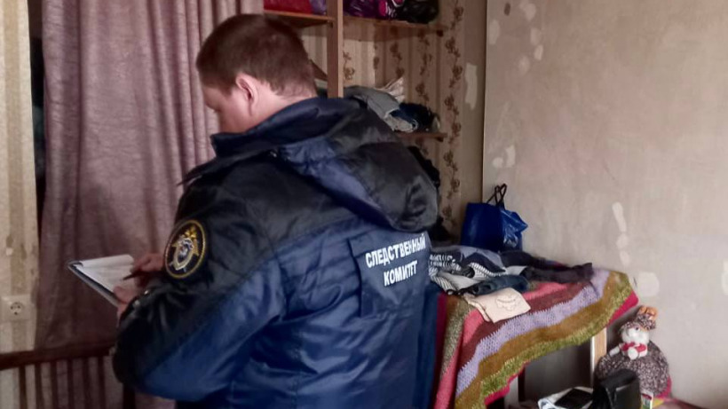 В Саратове нашли труп мужчины с резаными ранами шеи и головы