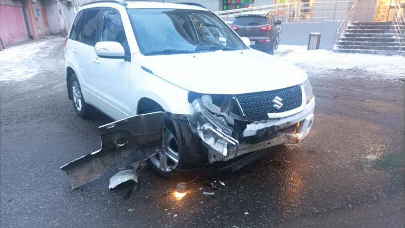 В массовой аварии в центре Энгельса пострадала водитель внедорожника