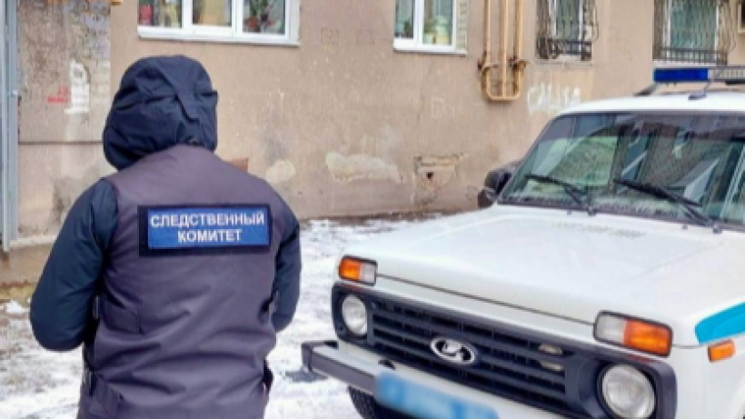 Пьяную саратовчанку нашли мертвой рядом с домом