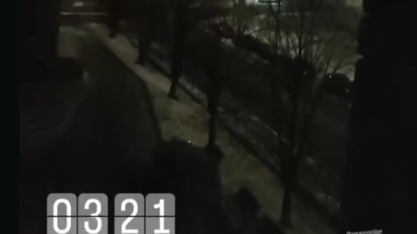 Неизвестные напугали пациентов саратовской детской больницы фейерверком в три часа ночи