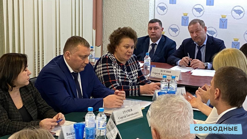 В Саратовской области остаются частные вопросы, связанные с льготными электронными проездными