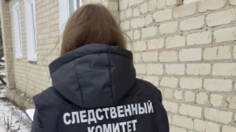 В селе под Калининском нашли труп мужчины с повреждениями на теле