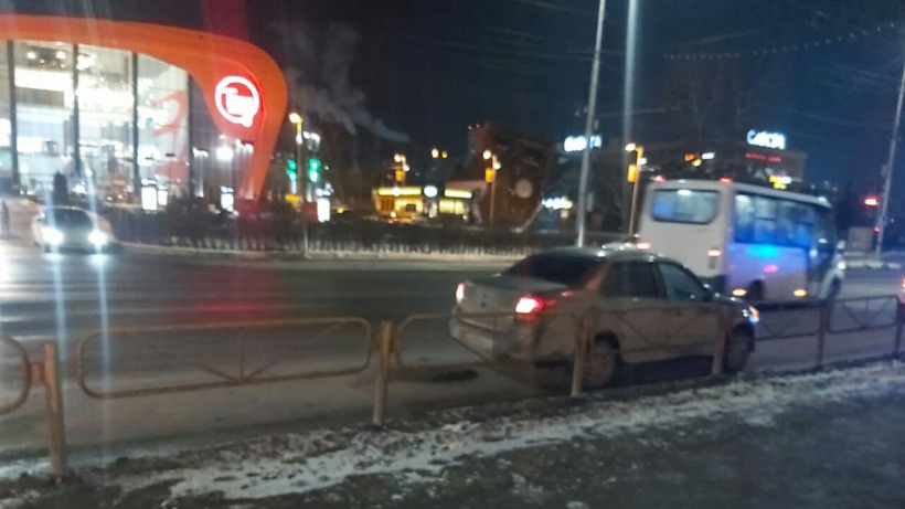 В Саратове водитель иномарки сбил школьника