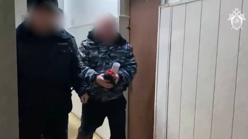ФСБ задержала в Ершове полицейского, пообещавшего за 400 тысяч не привлекать мужчину к уголовной ответственности
