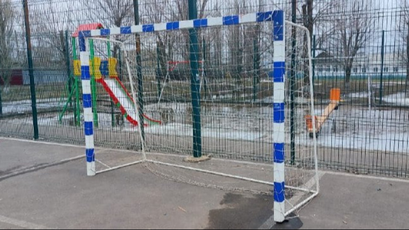 Под Энгельсом на девятилетнего школьника упали футбольные ворота. Он в коме