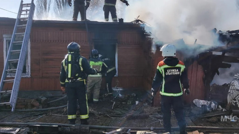 Девочка и мужчина погибли при пожаре в Балашове