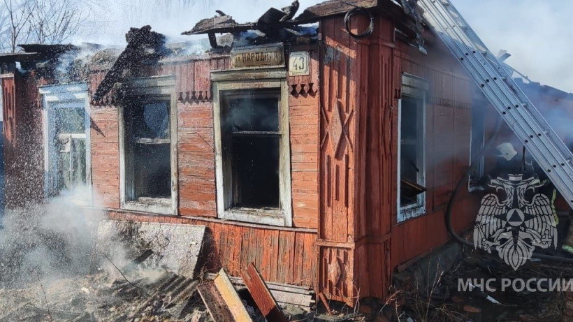 При страшном пожаре в Балашове выжили двое детей и мужчина, погибли пенсионер с внучкой-школьницей