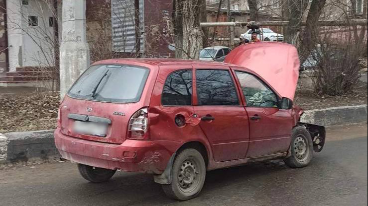 В утреннем саратовском ДТП пострадал мужчина