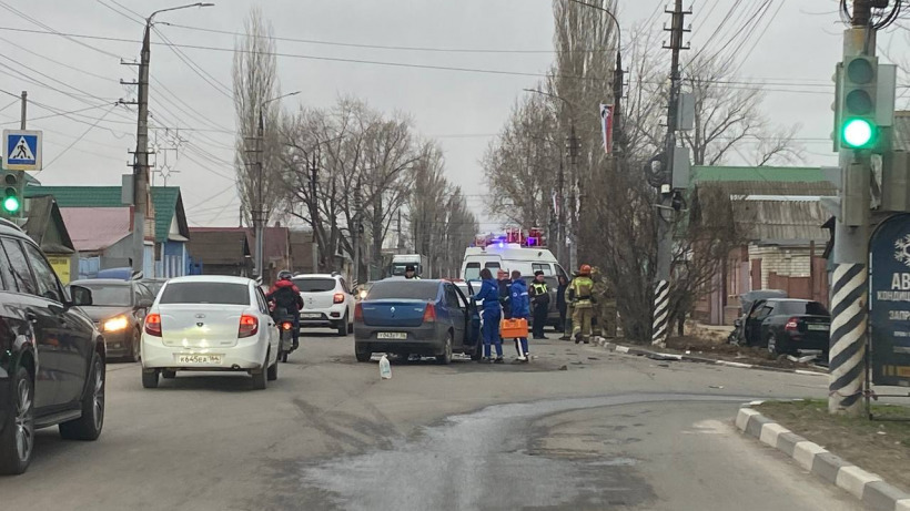 Очевидец сообщил о ДТП в центре Энгельса