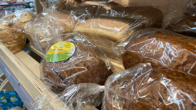 Бусаргин поручил увеличить количество саратовского хлеба в сетевых магазинах