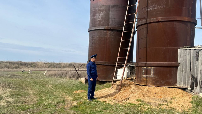 Из-за поломки скважин жители ершовского села Миусс месяц лишены водоснабжения