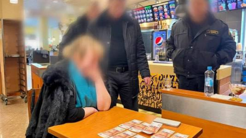 Саратовчанку оштрафовали за попытку подкупить судебного пристава