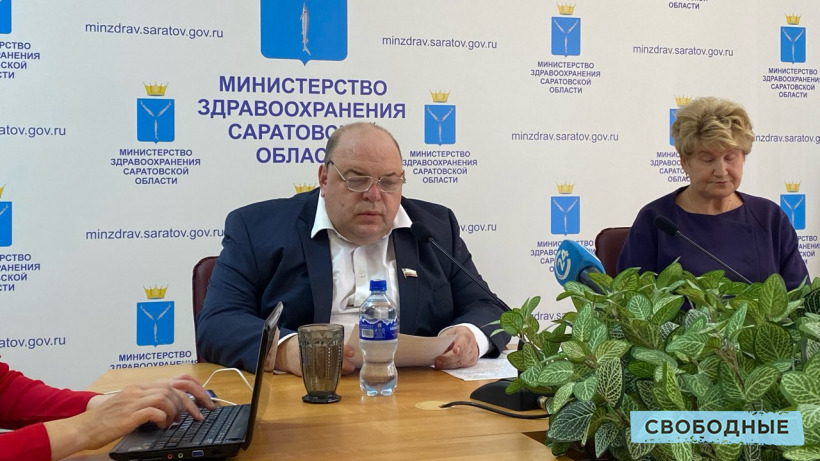 Министр Костин обеспокоен опасностью появления в Саратове африканского штамма ковида