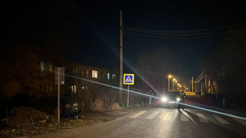 Вечером в Энгельсе водитель Фольксвагена сбил подростка на мопеде