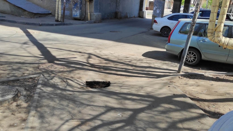Саратовцы заметили в центре города портал в травматологию