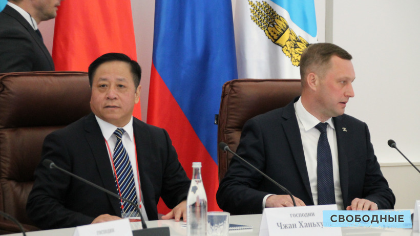 Бусаргин заявил послу Китая, что Саратовская область нуждается в каучуке из его страны