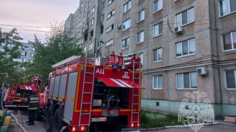 Житель Энгельса: После взрыва газа в квартире многоэтажки пенсионерка сама прыгнула с высоты пятого этажа