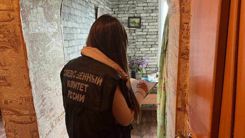 Родственница нашла в квартире труп зарезанного саратовца