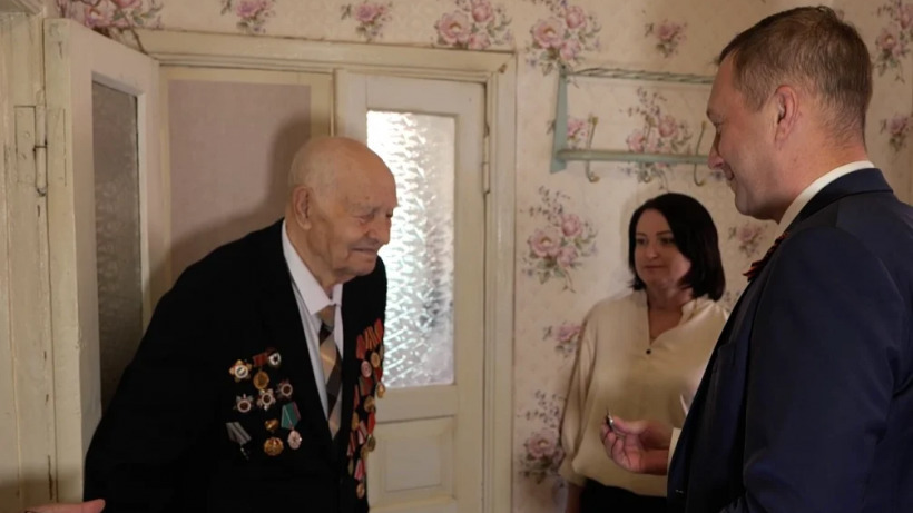 Прошедшему войну экс-главе калининского райсуда Александру Карцеву исполнилось 100 лет