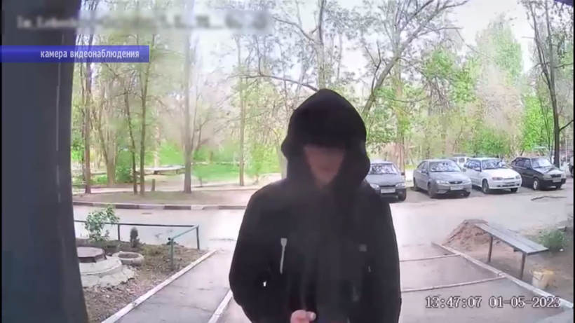 В Саратове задержан юный курьер мошенников, забравший у пенсионерки полмиллиона рублей
