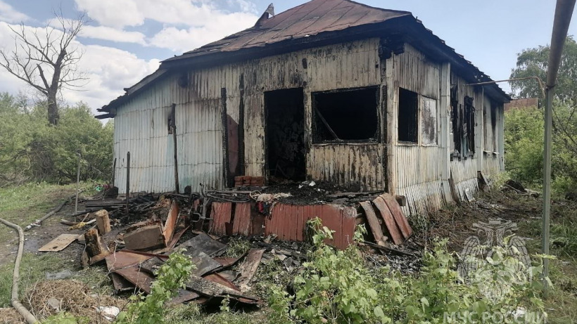При пожаре в селе под Аркадаком погиб шестилетний мальчик. Второй ребенок скончался в больнице