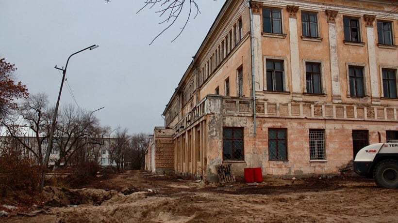 Только один подрядчик согласился обновить проект Дома офицеров в Энгельсе за 5,4 миллиона рублей. С ним заключили контракт