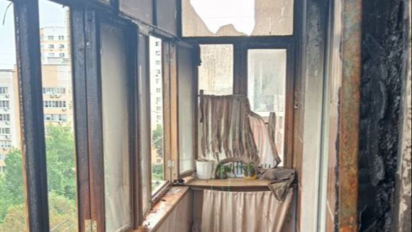 Жильцов многоэтажки в Саратове эвакуировали из-за пожара на последнем этаже