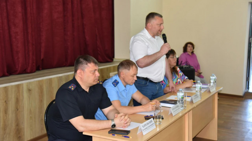 Глава Балаковского района рассказал жителям Маянги, почему у них до сих пор нет воды