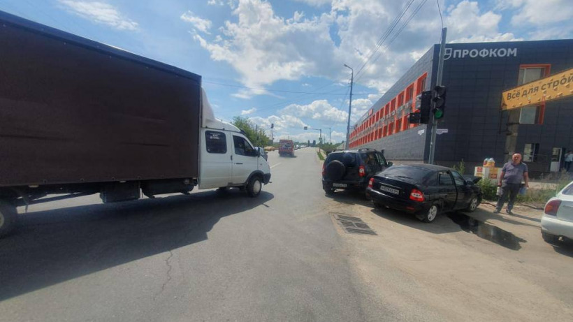 Пострадавшего в аварии с внедорожником в Саратове ребёнка доставили в больницу 3